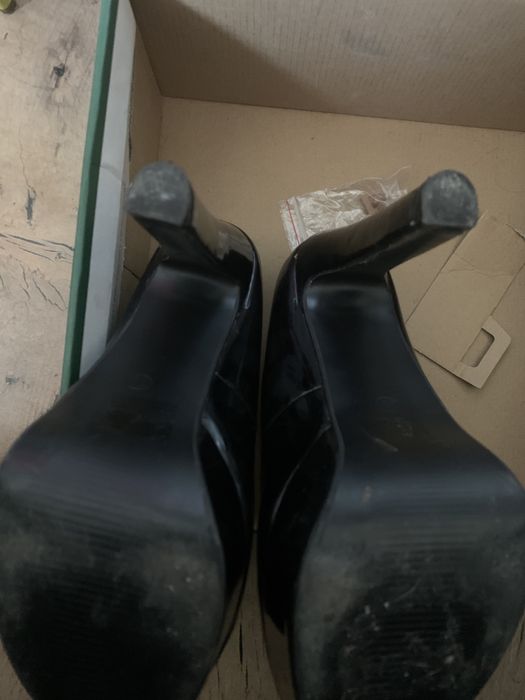 Czarne lakierowane obcasy 14 cm