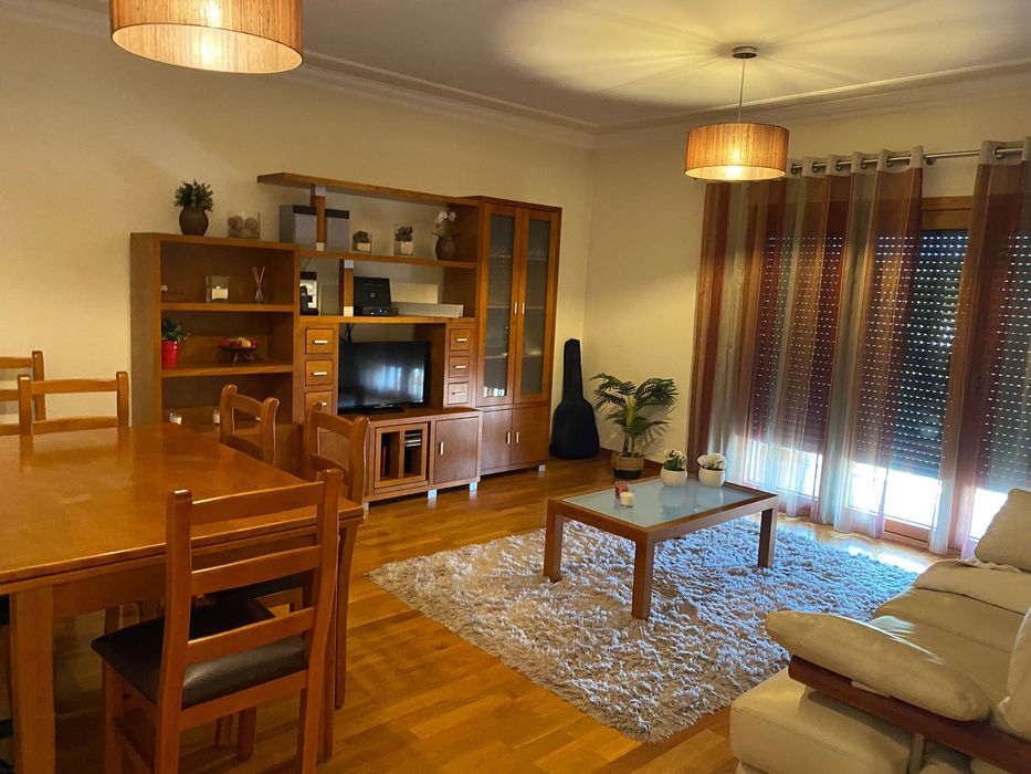 Alugo apartamento  t3 colinas do cruzeiro disponível a partir de agosto / setembro