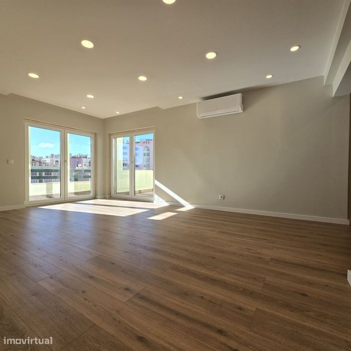 Apartamento Único Duplex Vista Dessafogada