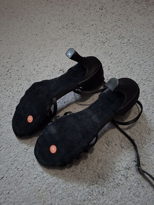 Нові туфлі для бачати/латини 
Продаю нові танцювальні туфлі, взувала