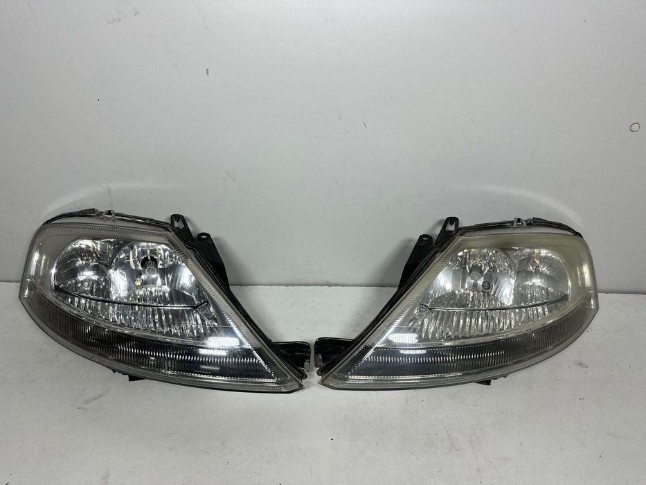 lampa przednia lampy przód prawa lewa Citroen C3  cana za 1st