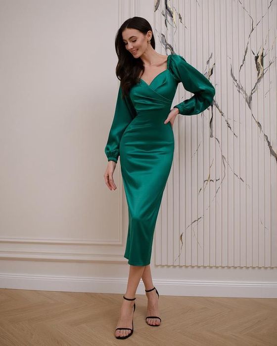 Розкішна атласна сукня міді розмір S