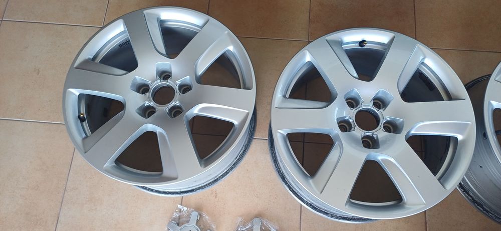 Alufelgi 17"orginalne Audi.