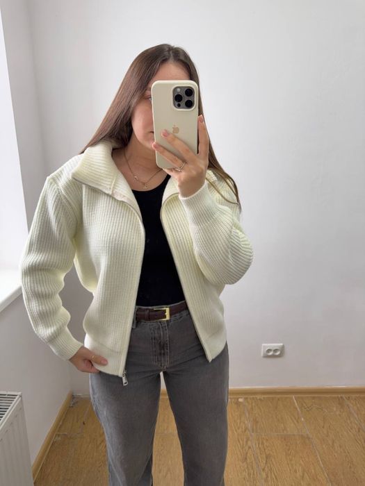 Жіночий светр на блискавці