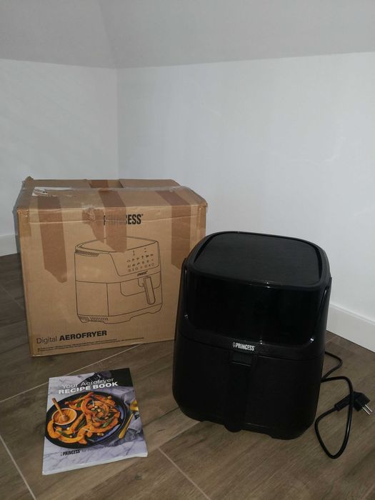 FRYTKOWNICA beztłuszczowa Airfryer Princess 6,5L 12 programów 1800W