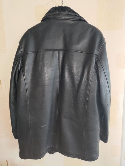 Шкіряна зимова куртка