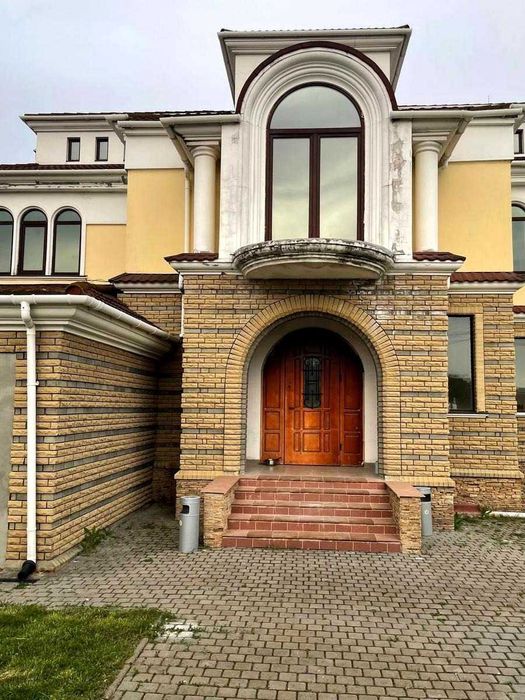Оренда автономного будинку можно під офіс 715 м2 Віта-Литовська підвал