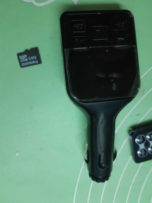 модулятор bluetooth в авто в прикуриватель aux  подключается к радио