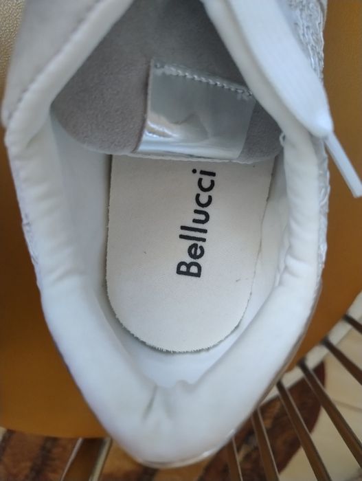 Buty sportowe damskie 39 nowe