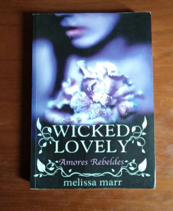 Vendo conjunto de livros Wicked Lovely