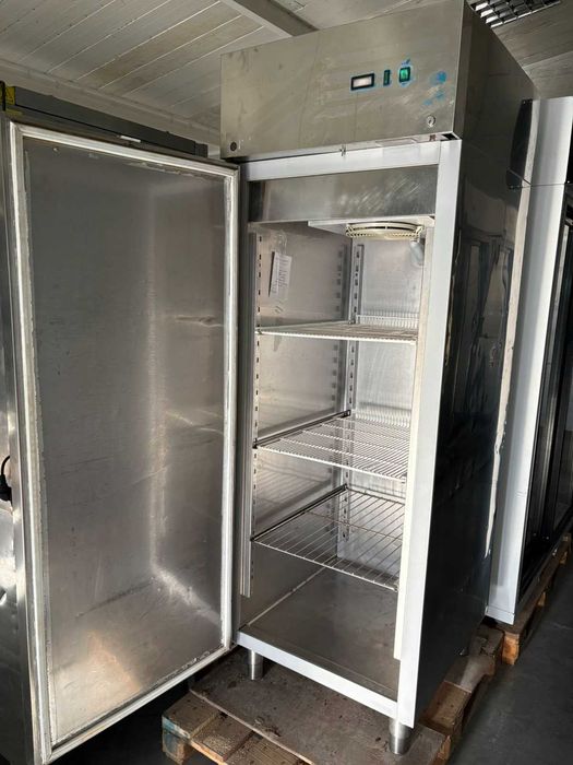 Шафа холодильна з нержавіючої сталі бу