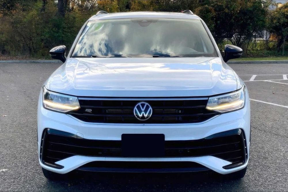 Volkswagen Tiguan SEL R-Line 4Motion      2024