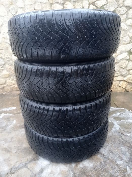 Продам шини 215/60/17