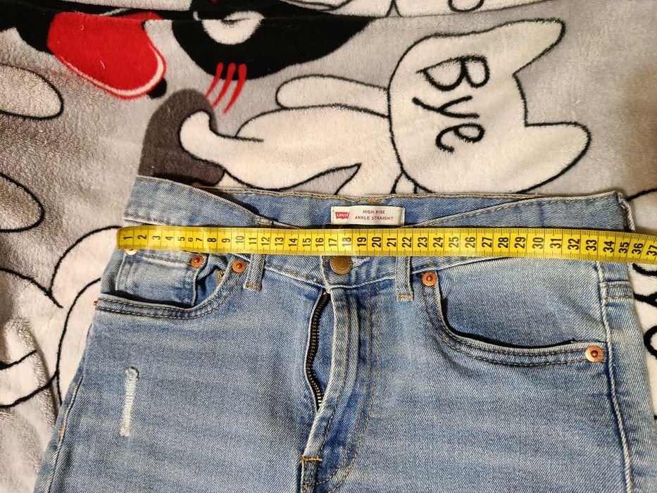 Джинси  levis  .