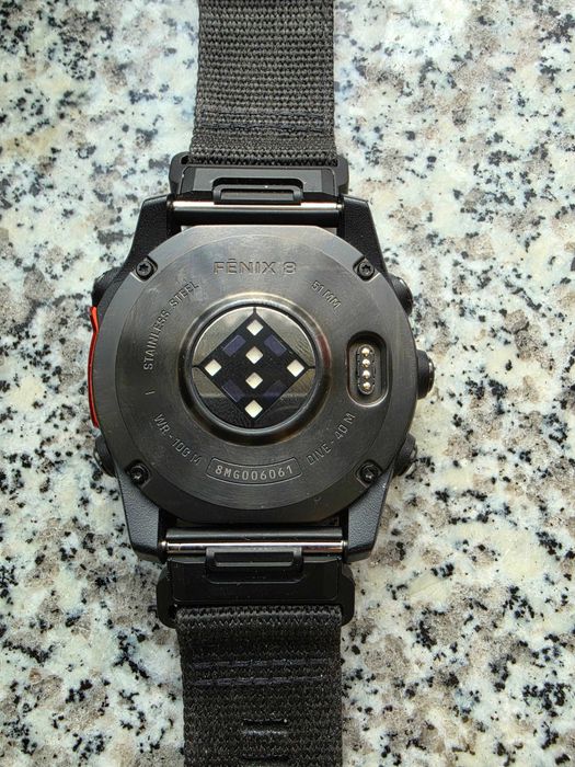 Garmin Fēnix 8 AMOLED 51 mm – PL Topo Polska, 4 paski, pudełko