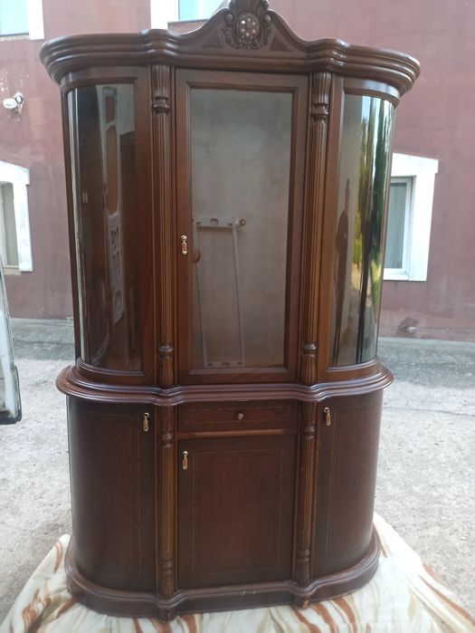 Komplet mebli z drzewa orzech