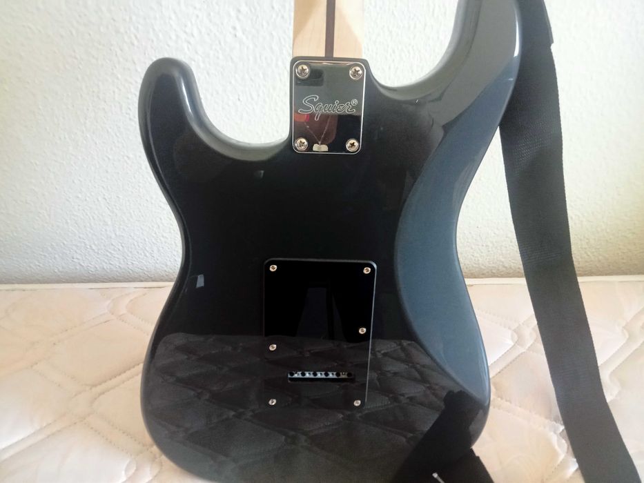 Guitarra Elétrica Semi Nova