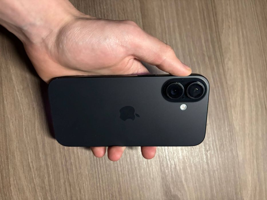 iPhone 16 128GB Black