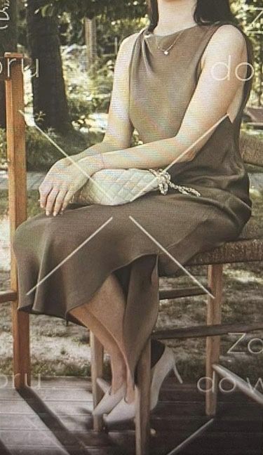 Sukienka satynowa Zara S xs khaki długa wiskoza