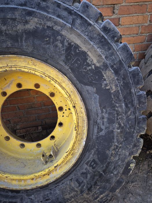 Felga ładowarka komatsu r 25, koło 20.5 r25