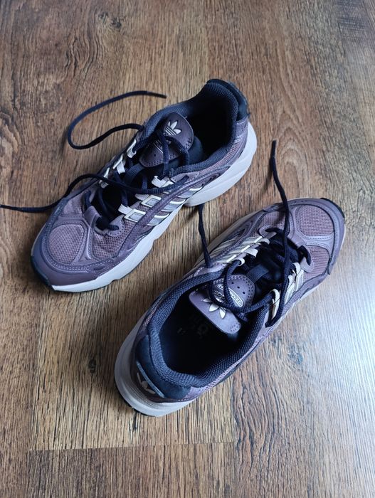 Adidas Ozmillen 39, кросівки 38.5 коричневі 24.5см кроси осінь 38