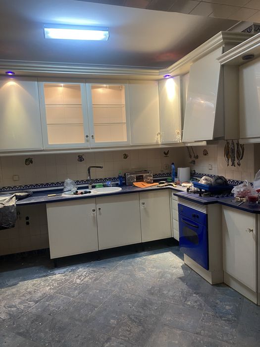 Apartamento T3  zona Ribeirinha  Baixa Banheira Frente as piscinas municipais , com AR Condicionado e todo mobilado e com cozinha totalmente equipada