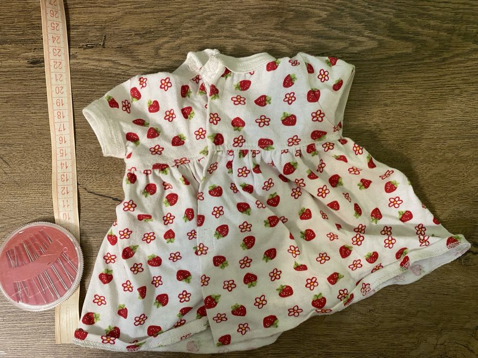 Платья, футболки, пижамы, заколки, повязка на голову “beby born”