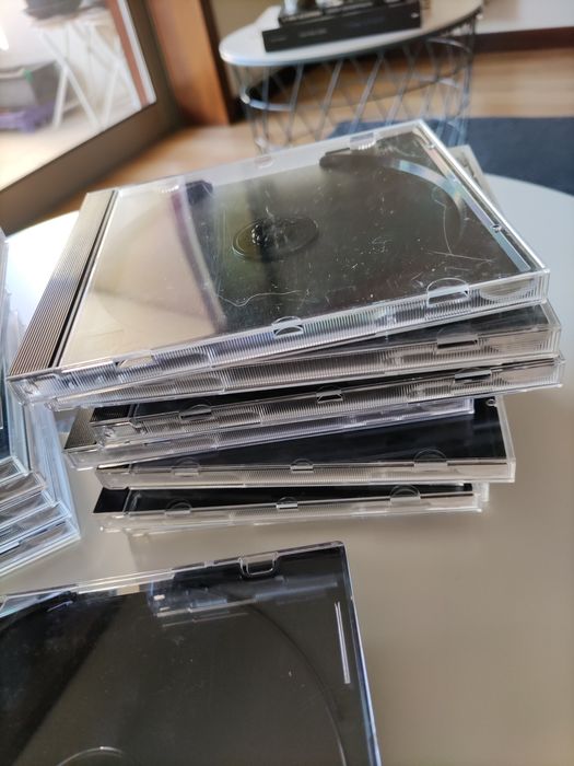 27 caixas de CD/DVD usadas446515678419374084