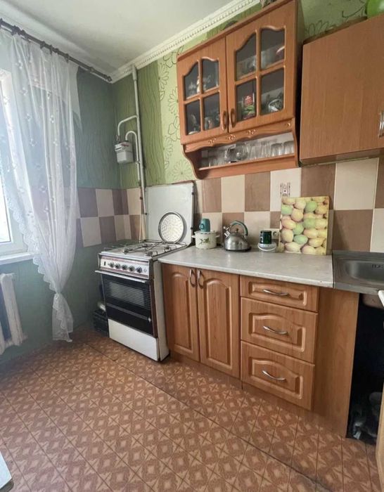 Продаю 2к "чешку" стадион"Эвис"