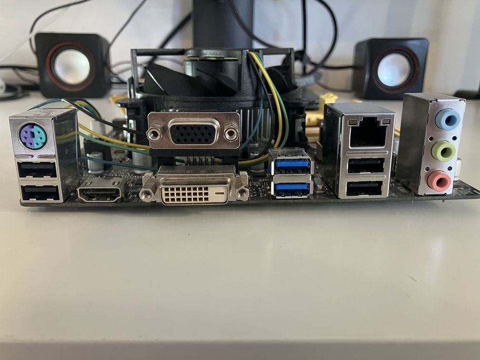 Asus H81i-Plus+i5 4440+box chłodzienie