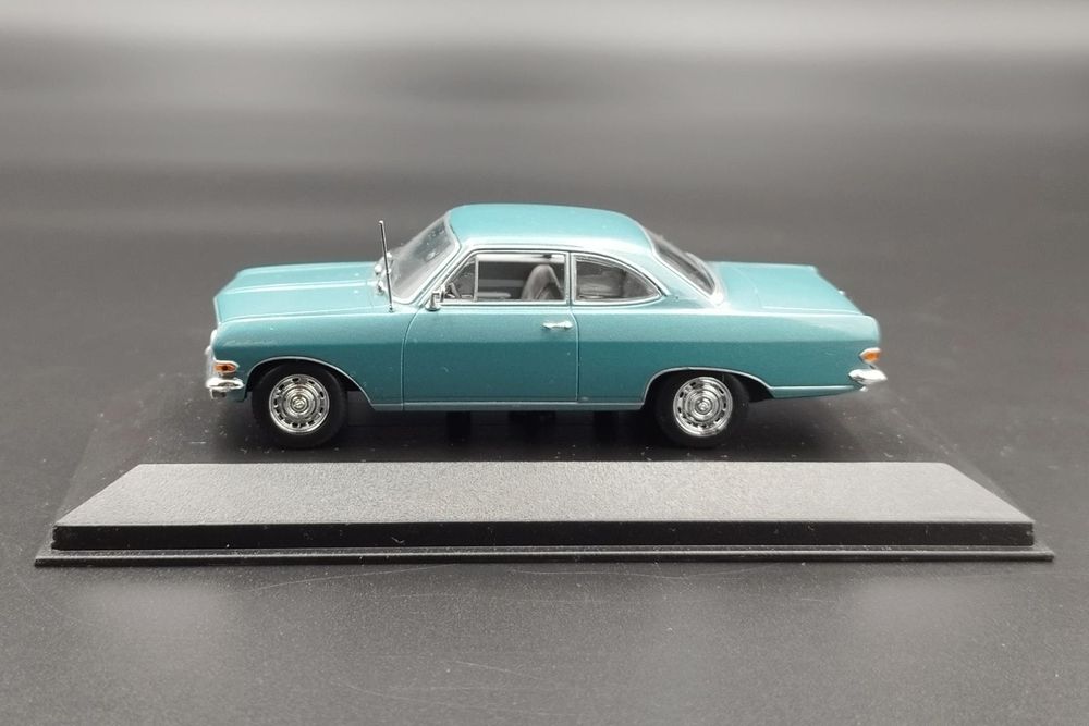 1:43 Opel Rekord Blue Metallic Minichamps