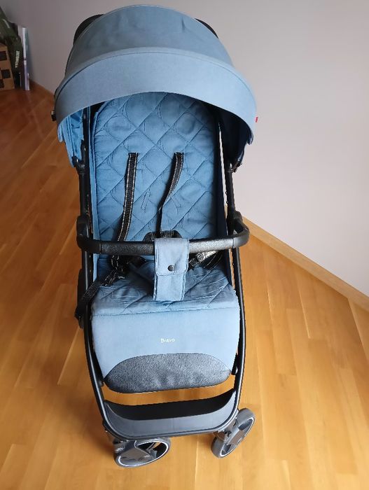 Прогулянкова коляска Carrello Bravo