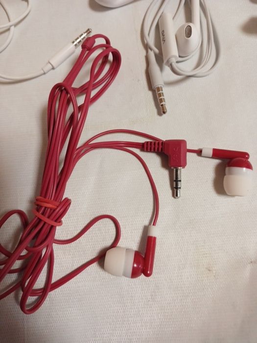 Навушники до телефону