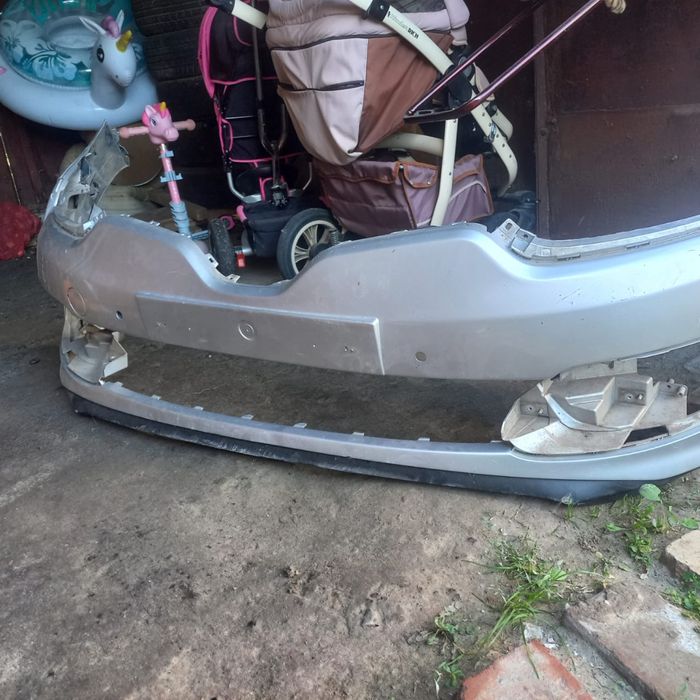 Продам передній бампер Renault Megane 3