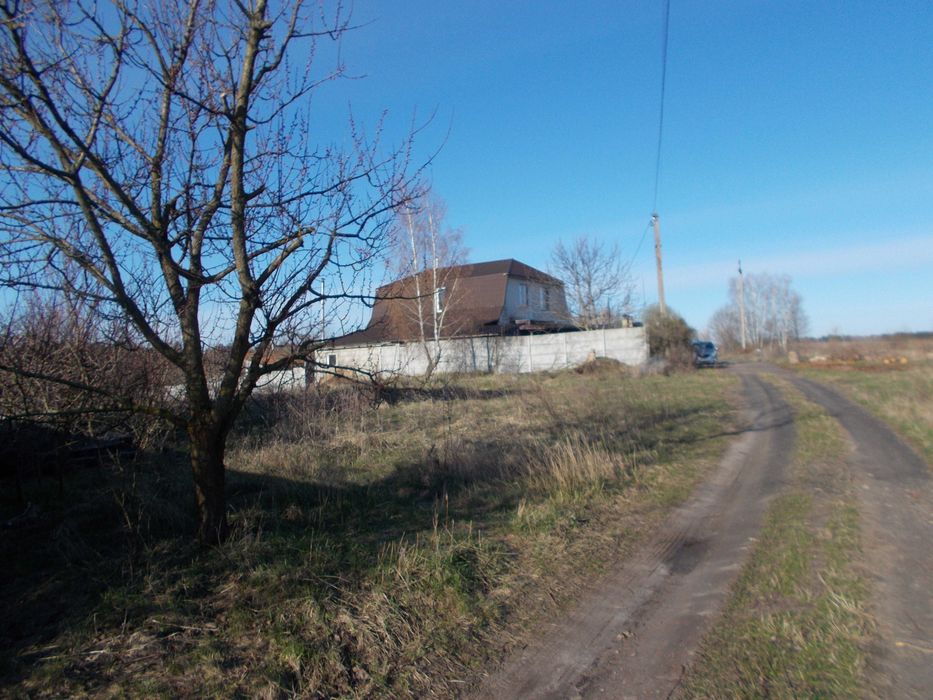 Продам приват-вану зем ділянку 9 сот вул Архітектурна буд 1  с. Киїнка