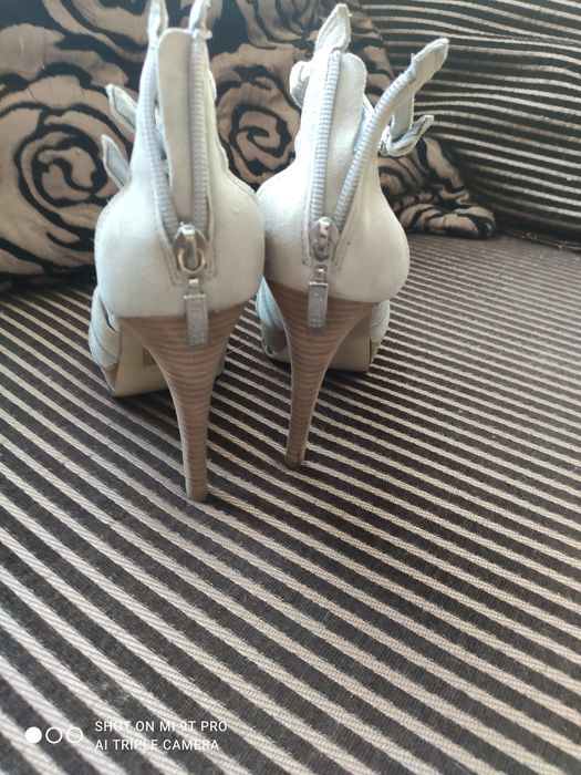 Guess Buty szpilki botki
