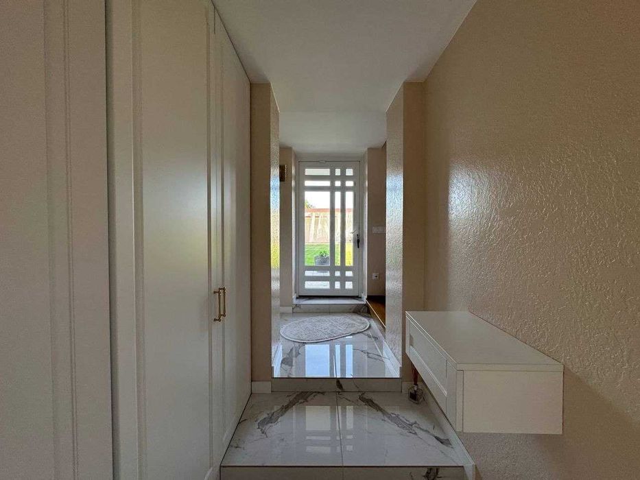 Сучасний будинок з ремонтом біля Івано-Франківська | 158 м² | 4 сотки