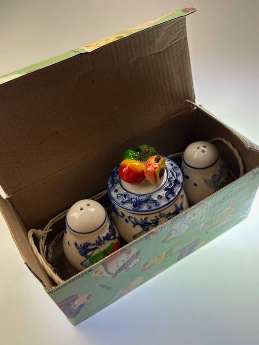 Pojemniczki ceramiczne na przyprawy dekoracyjne
