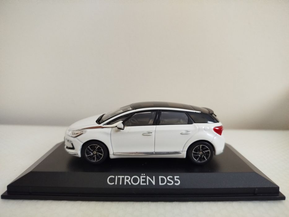 Miniatura Citroen DS5 Nova 1/43