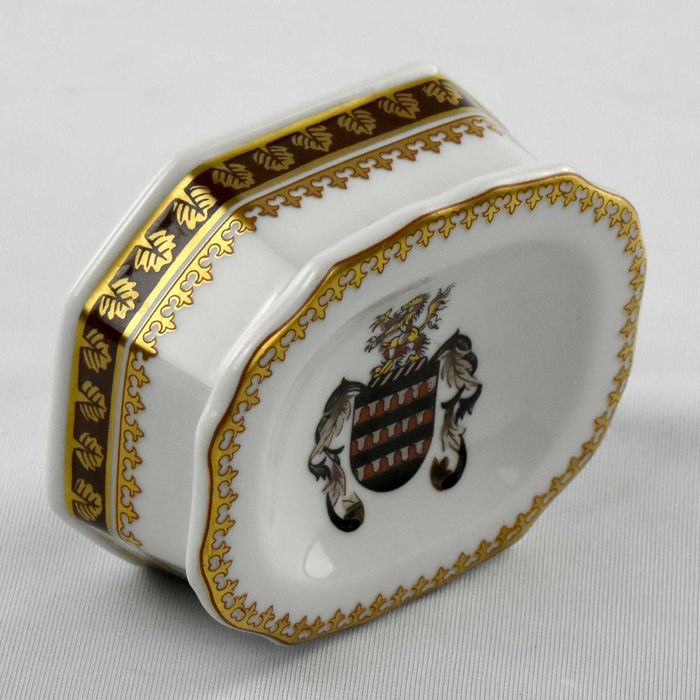 Saleiro em porcelana Porart decoração Escudo de Armas Vasconcelos