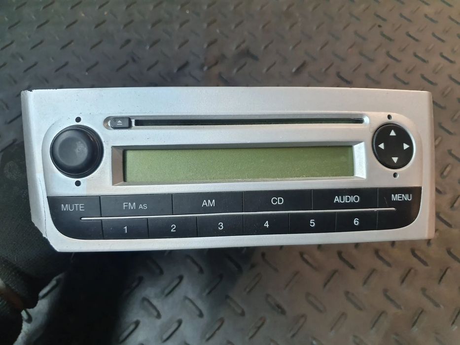 RADIO CD FIAT GRANDE PUNTO 735446970  + KOD