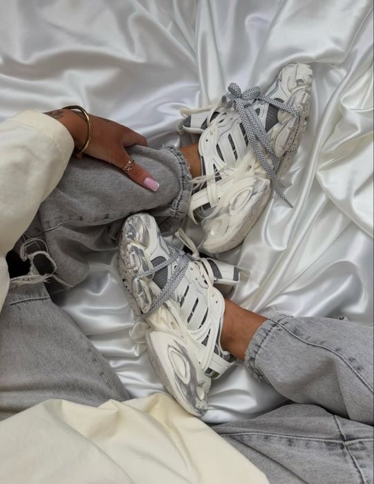 Кросівки жіночі Adidas Vento XLG White Silver
