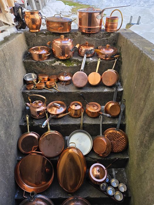 Вінтажний мідний посуд