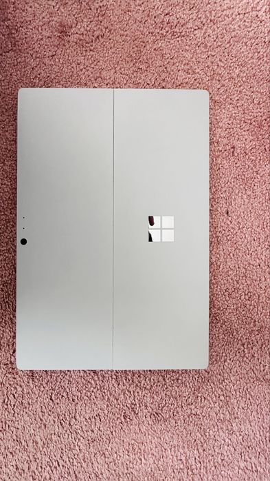 Surface Pro 5 (2-in-1 tablet/laptop) i5 8GB 238GB WINDOWS 11