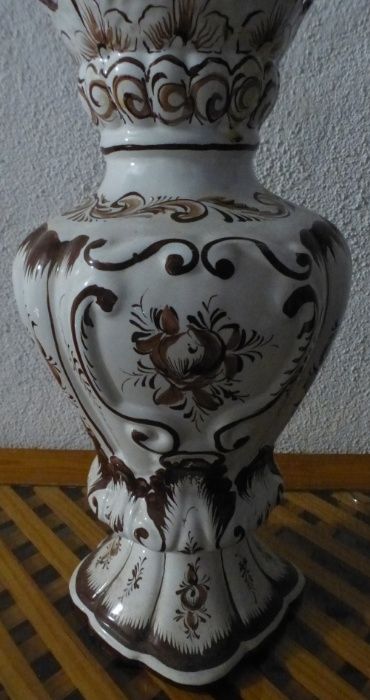 Jarrão antigo pintado à mão, em castanho
