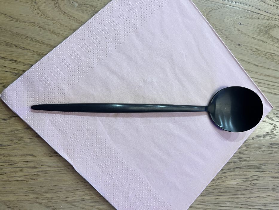 Sztućce firmy Homla - czarne 24 szt