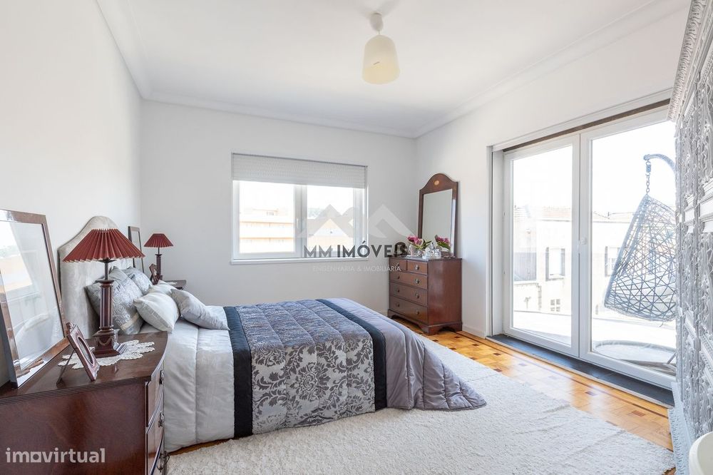 Moradia T5 | Ermesinde | Centro |Remodelada | 750m2 Terreno | Box 4 Ca