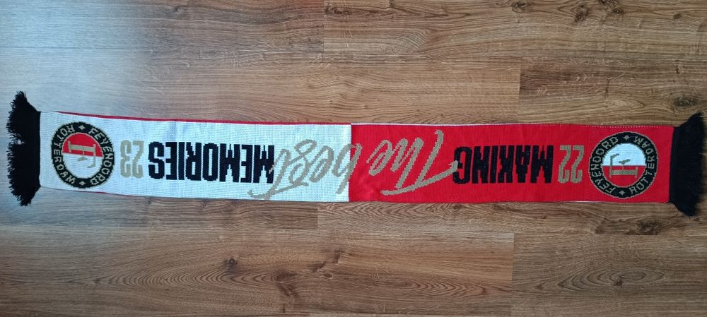 Feyenoord szalik piłkarski sportowy używany