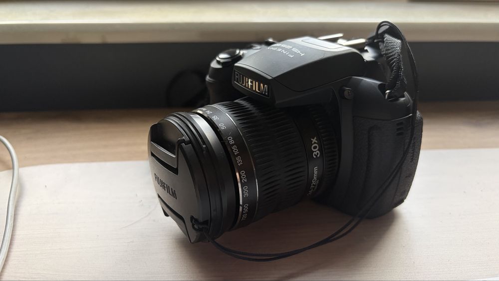 Aparat Fujifilm finepix hs25 exr 30x
