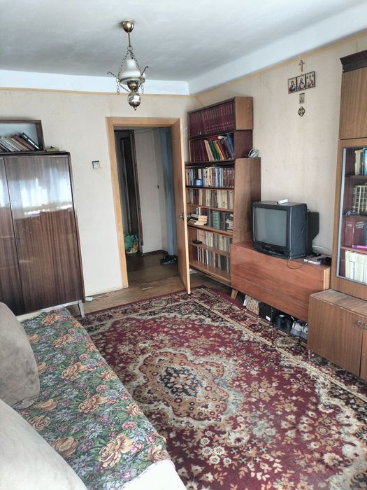 Здається кімната...